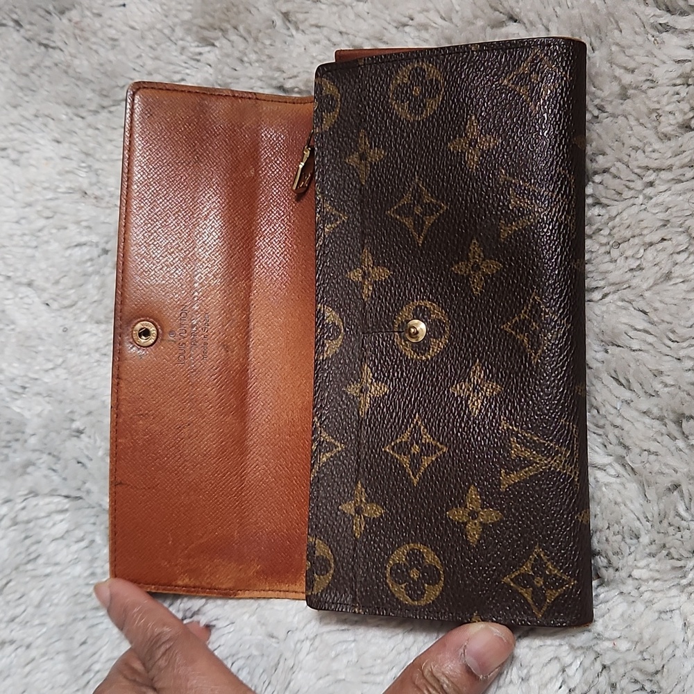 Authentic LV Monogram Wallet - Picture 4 of 16